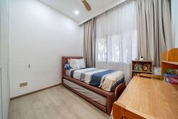 Sixth Avenue (D10), Terrace #531693231